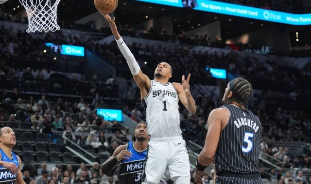 文班亚马25分班凯罗19+10 马刺胜魔术