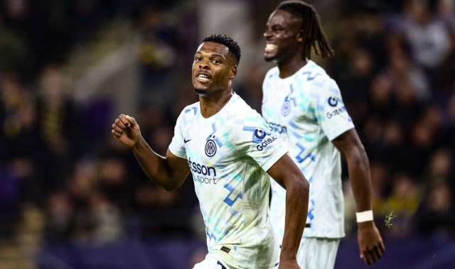 零封全欧第一！齐沃用2招激活老龄国米，20岁新星欧冠破门，博尼独造4球