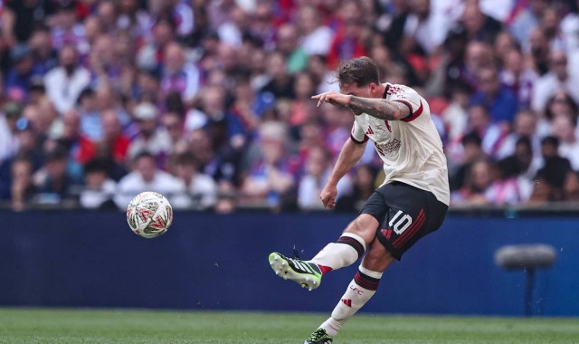 利物浦收到迟来报价：欧冠名单落选后的转会风波！