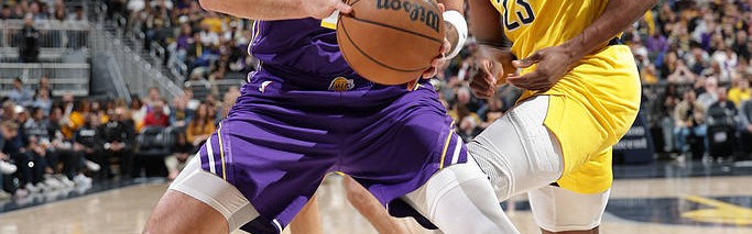 大爆预警！湖人首节45分 东契奇单节打满12中8砍下21分