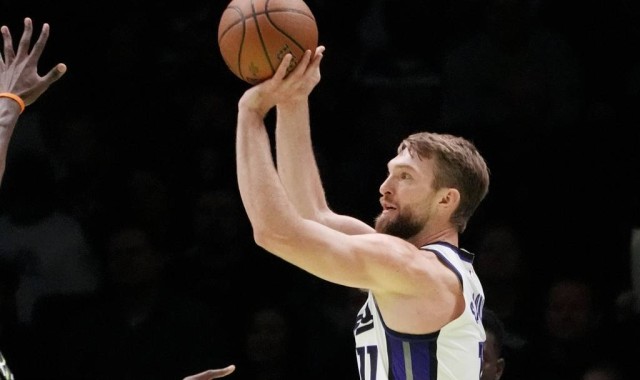 中锋市场火热！曝小萨浓眉罗威等均在货架上