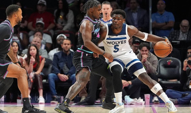 爱德华兹33分鲍威尔21分 热火不敌森林狼