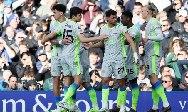 英超-多库破门谢尔基助攻双响 曼城3-0切尔西距枪手6分