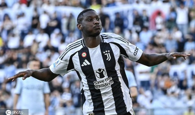 穆阿尼租借加盟托特纳姆热刺
        
    穆阿尼租借加盟托特纳姆热刺