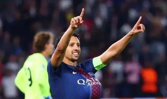 欧冠一场4:0启动了一个新的课题——欧洲足球史上，至今还没出现过卫冕三冠王的球队