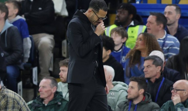 曼联传奇费迪南德与网红戈德布里奇线上激辩：卡里克能否转正引爆新旧媒体冲突？