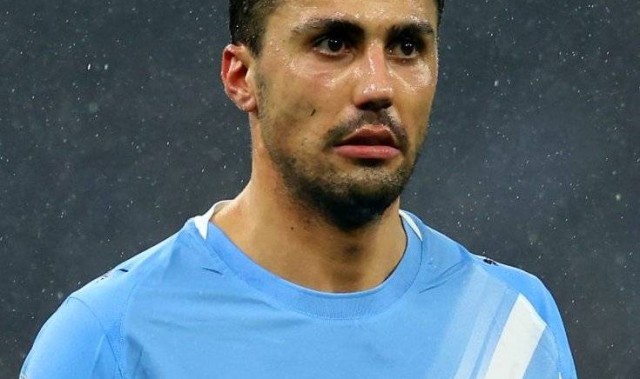 免费离队也不低价出售给皇马，曼城开出高薪合同，罗德里别无选择