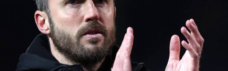 曼联“1+1”合同续约马奎尔，前曼联队长降薪留队，卡里克功不可没