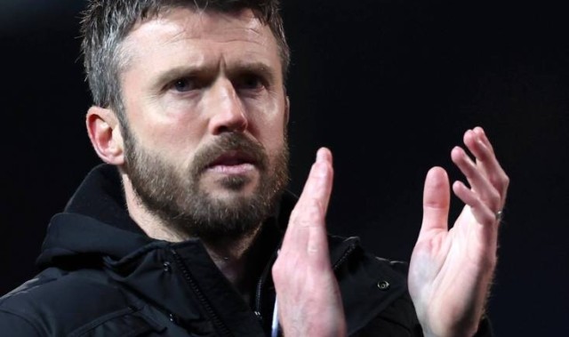 曼联“1+1”合同续约马奎尔，前曼联队长降薪留队，卡里克功不可没