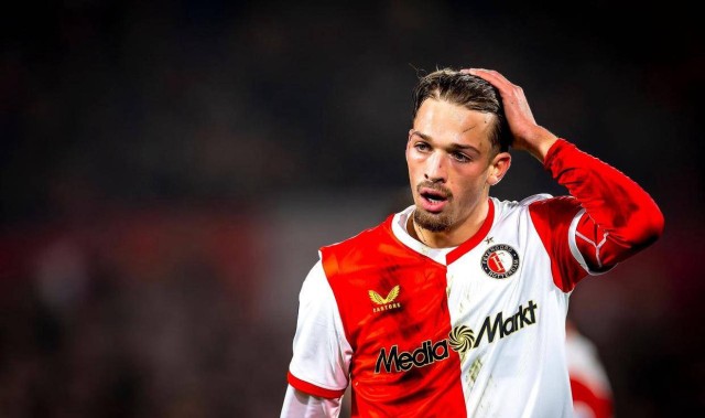 42岁范佩西率费耶诺德主场逼平阿贾克斯，华裔新星送点成关键