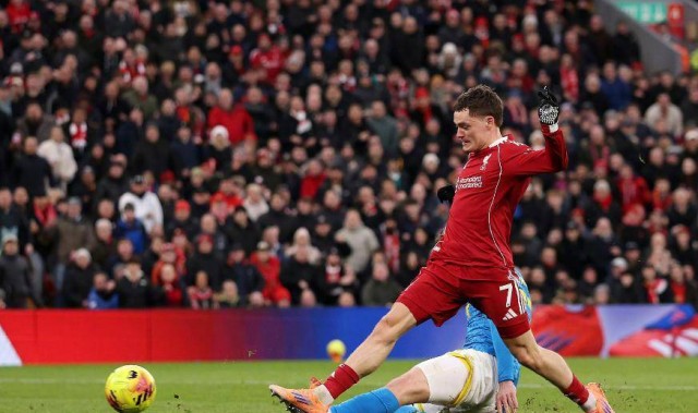 埃基蒂克4战狂造6球，亿元先生处子球，利物浦2-1狼队升英超第四