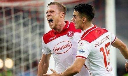 德甲冲前与争冠对冲战：沃夫斯堡主场拿分追前二，科隆客场守冠扩差距