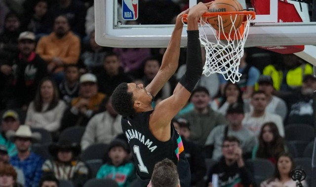 文班亚马空砍26+14阿伦27+10 马刺负骑士