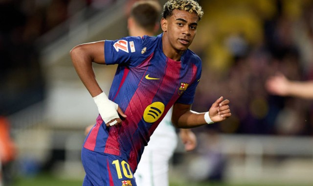 拉菲尼亚复出！巴萨剑指欧冠冠军，年轻天才蓄势待发