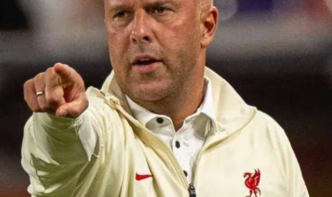 斯洛特未来走向：利物浦计划展开“关键会谈”，留住主帅以防其转投欧冠对手