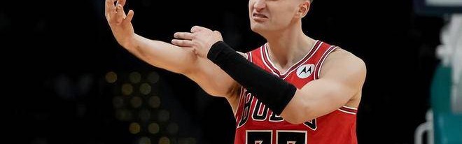 前公牛锋线与西甲球队签约两个月，他在欧锦赛的表现很不理想？