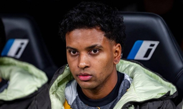 争议不断！西甲裁判穆尼兹连续判罚引热议 皇马塞维利亚战VAR频频纠错